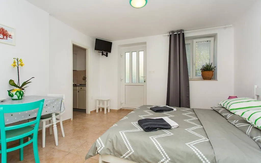 Apartman Studio Tea 1 Hotel Polje  Guest house